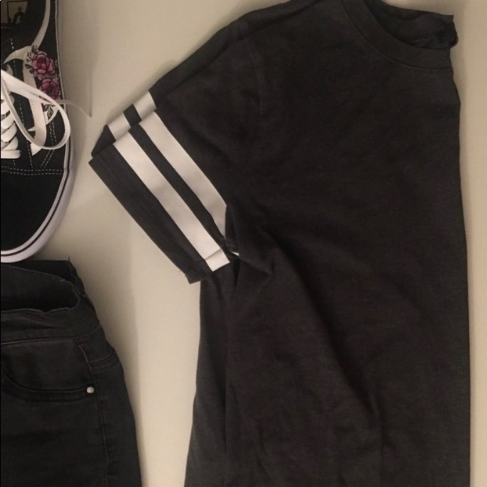 3/$15 Striped sleeve Forever 21 gray/black T-shirt